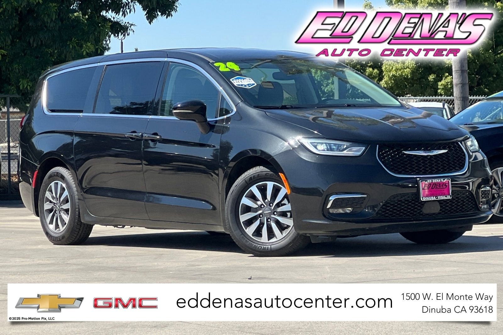 2024 Chrysler Pacifica Hybrid Select in Black — front three-quarter view