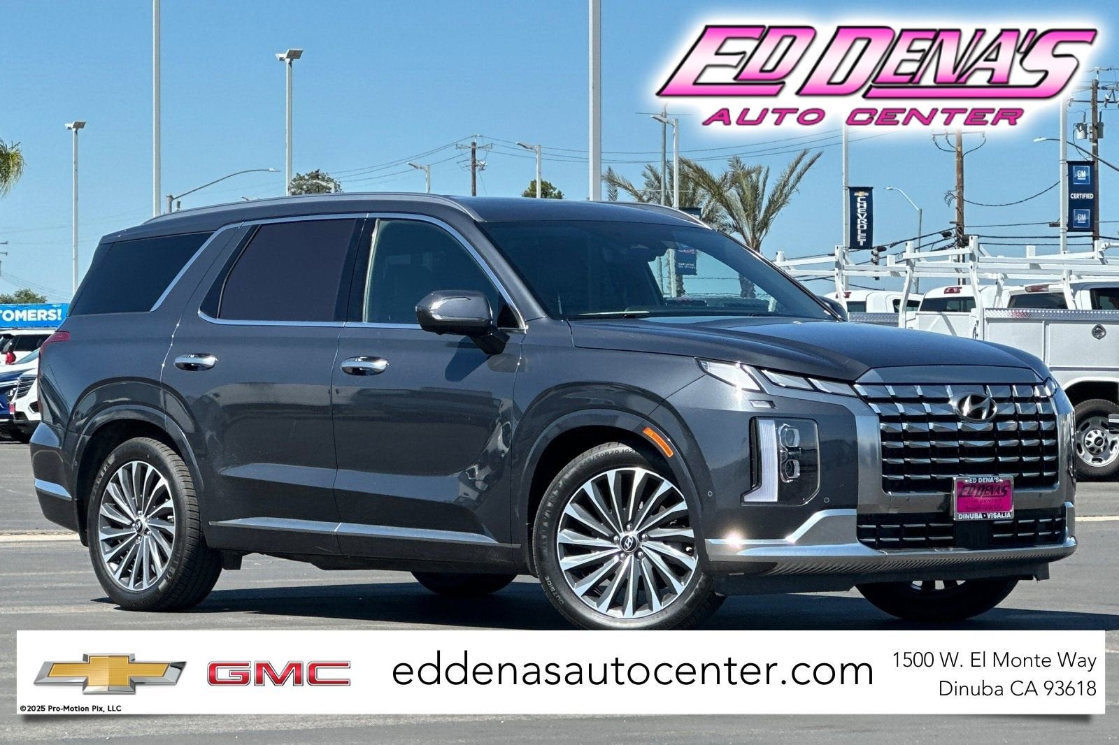 2024 Hyundai Palisade Calligraphy in Gray — front three-quarter view