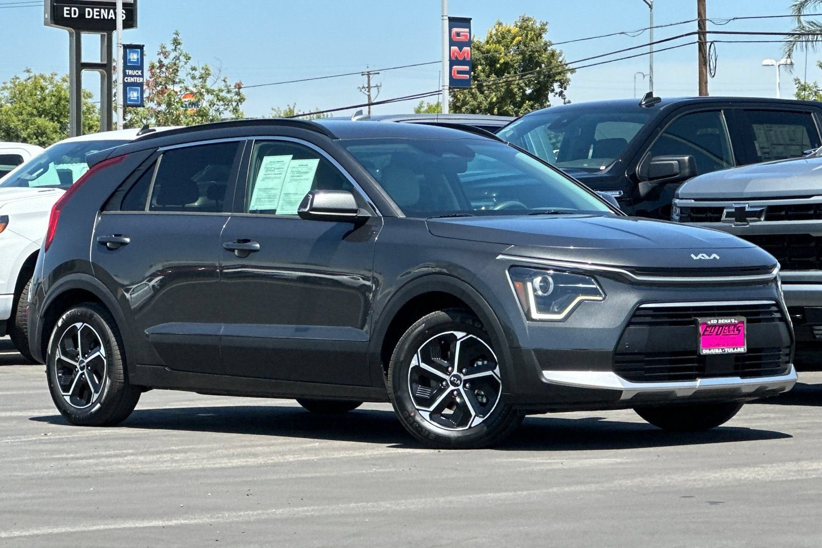 2023 Kia Niro — side profile view